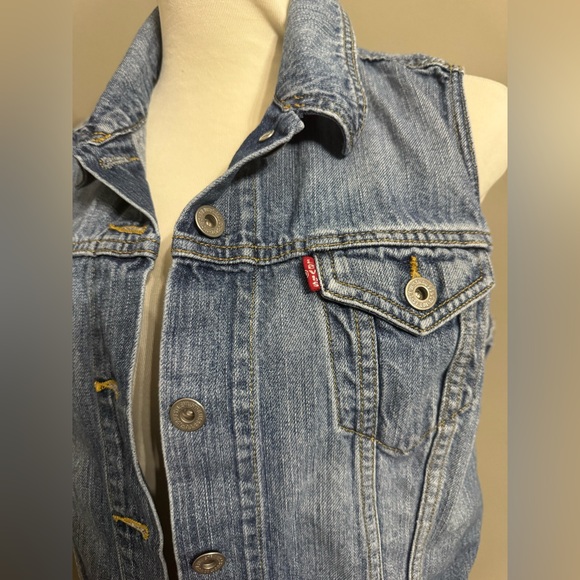 Levi's Blue Denim Jacket Size: Large | Color: Blue | Brand: Levi’s - Picture 6 of 11